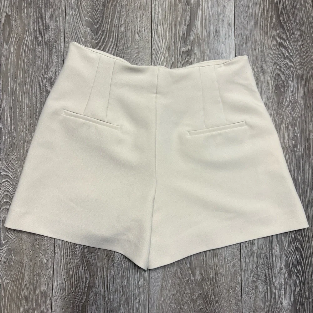 Zara Cream High Waist Women's Shorts - Picture 7 of 11